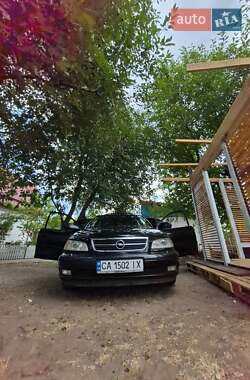 Седан Opel Omega 2002 в Смілі