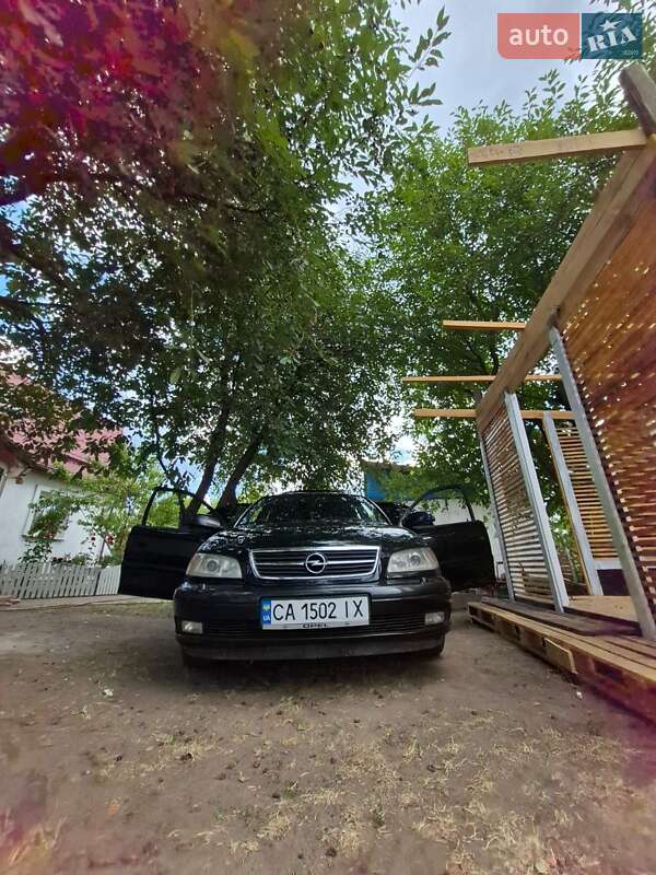 Opel Omega 2002