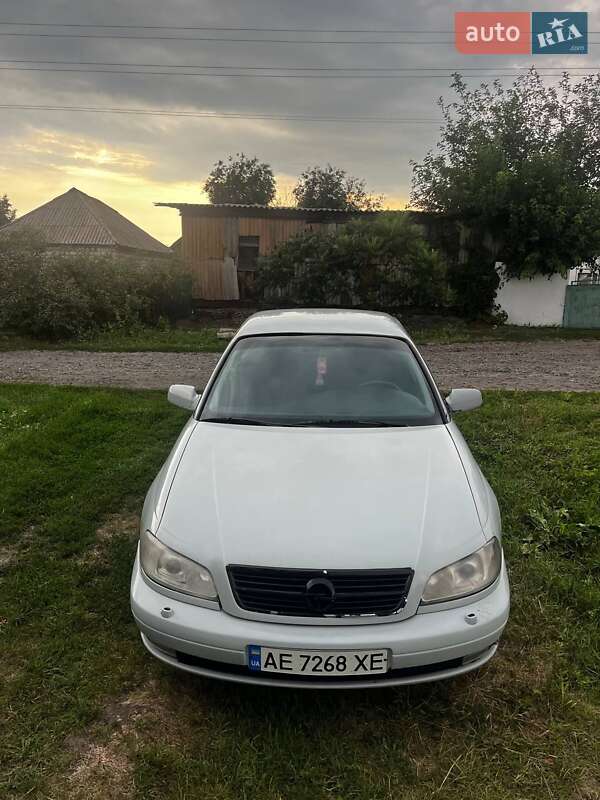 Opel Omega 2001