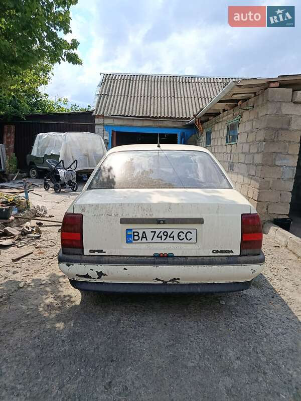 Седан Opel Omega 1987 в Казанке