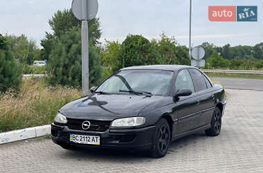 Седан Opel Omega 1995 в Жовкві