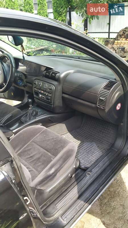 Седан Opel Omega 1998 в Тетієві