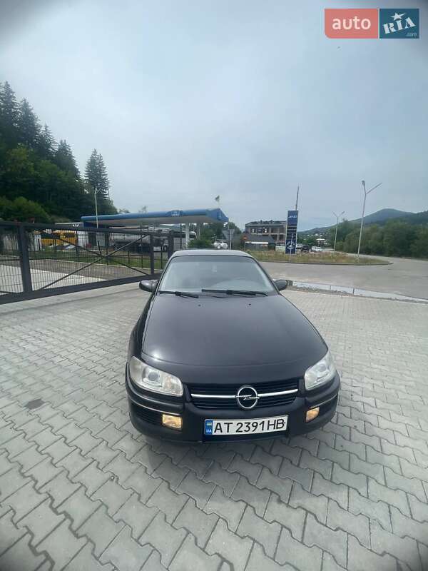 Седан Opel Omega 1999 в Верховине