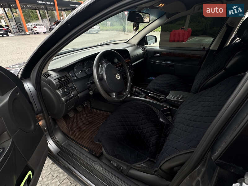 Седан Opel Omega 2001 в Полтаве