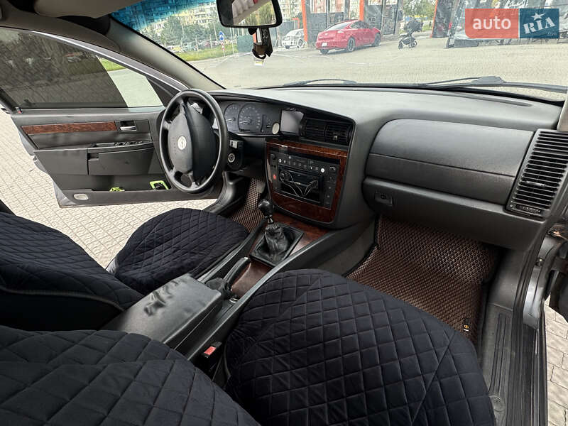 Седан Opel Omega 2001 в Полтаве