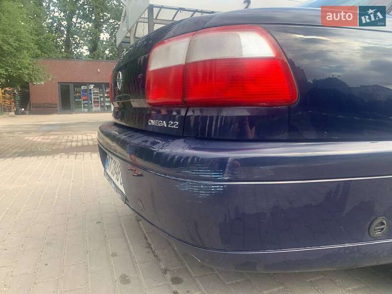 Седан Opel Omega 2000 в Івано-Франківську