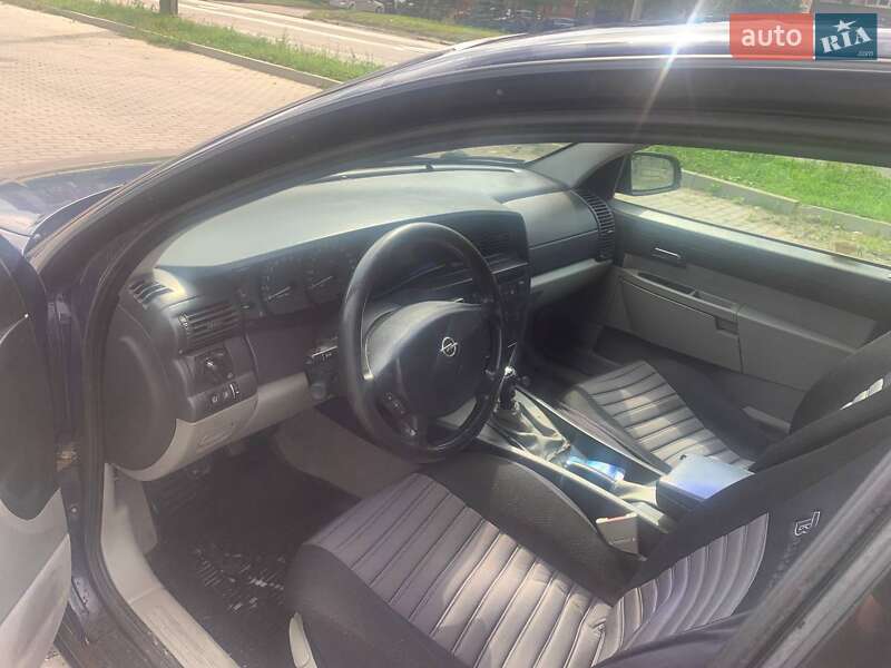 Седан Opel Omega 2000 в Івано-Франківську