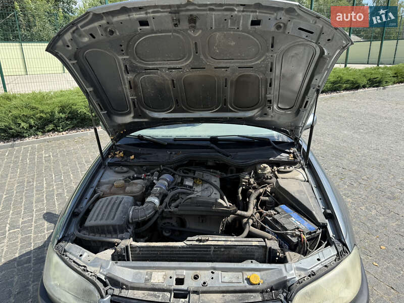 Седан Opel Omega 1995 в Коростышеве