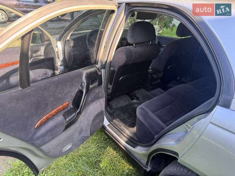 Седан Opel Omega 1998 в Дубні