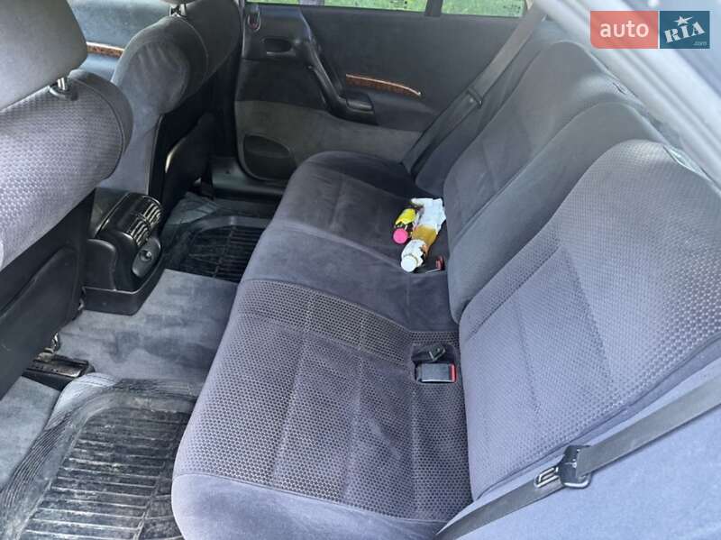 Седан Opel Omega 1998 в Дубні