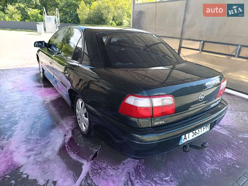 Opel Omega 2000