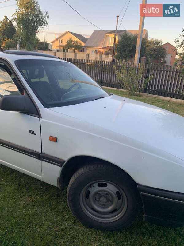 Седан Opel Omega 1987 в Луцьку