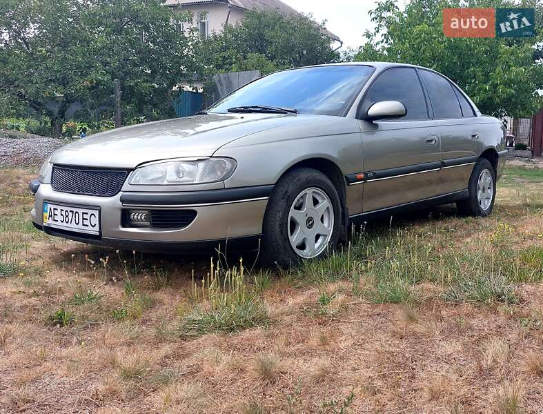 Седан Opel Omega 1998 в Днепре
