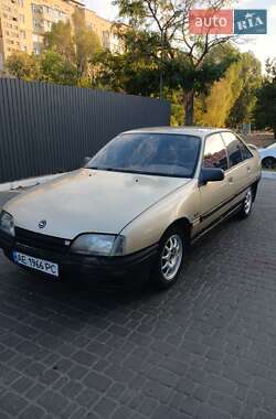 Седан Opel Omega 1987 в Днепре