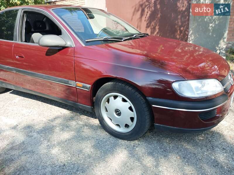 Седан Opel Omega 1995 в Киеве фото 10 Седан Opel Omega 1995 в Киеве