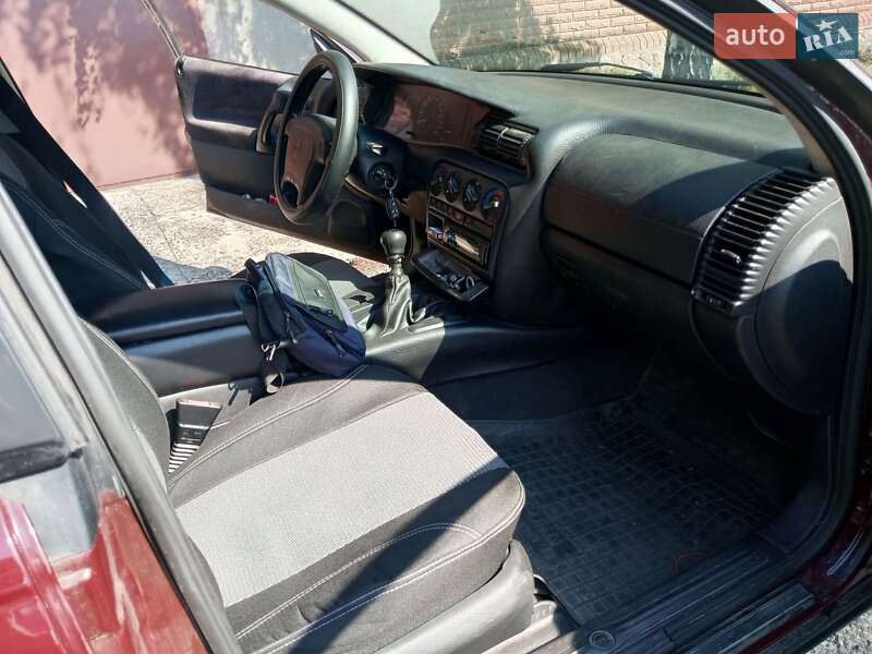 Седан Opel Omega 1995 в Киеве фото 14 Седан Opel Omega 1995 в Киеве