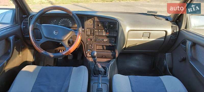 Универсал Opel Omega 1989 в Березане