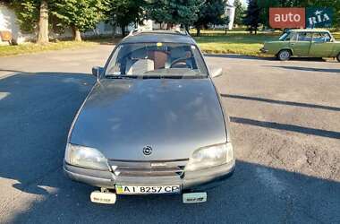 Универсал Opel Omega 1989 в Березане