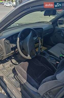 Седан Opel Omega 1986 в 