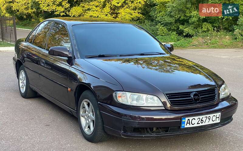 Седан Opel Omega 2000 в 