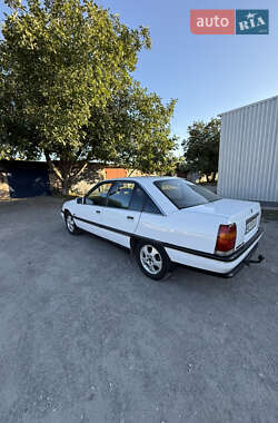 Седан Opel Omega 1989 в Кривом Роге