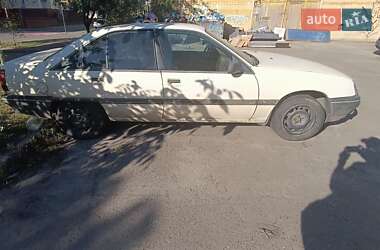 Седан Opel Omega 1988 в Киеве