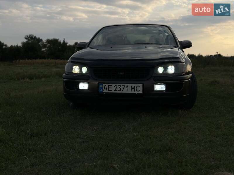 Седан Opel Omega 1998 в Кривом Роге