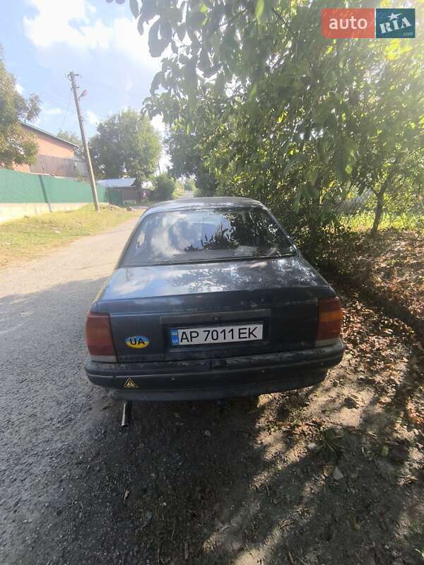 Седан Opel Omega 1988 в Виннице