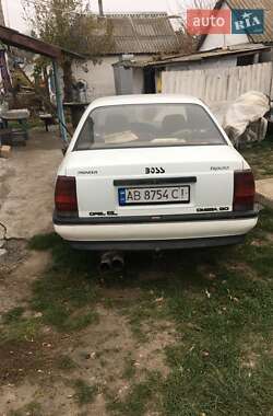 Седан Opel Omega 1990 в Тальному
