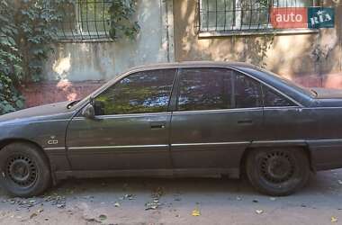 Седан Opel Omega 1992 в Каменском