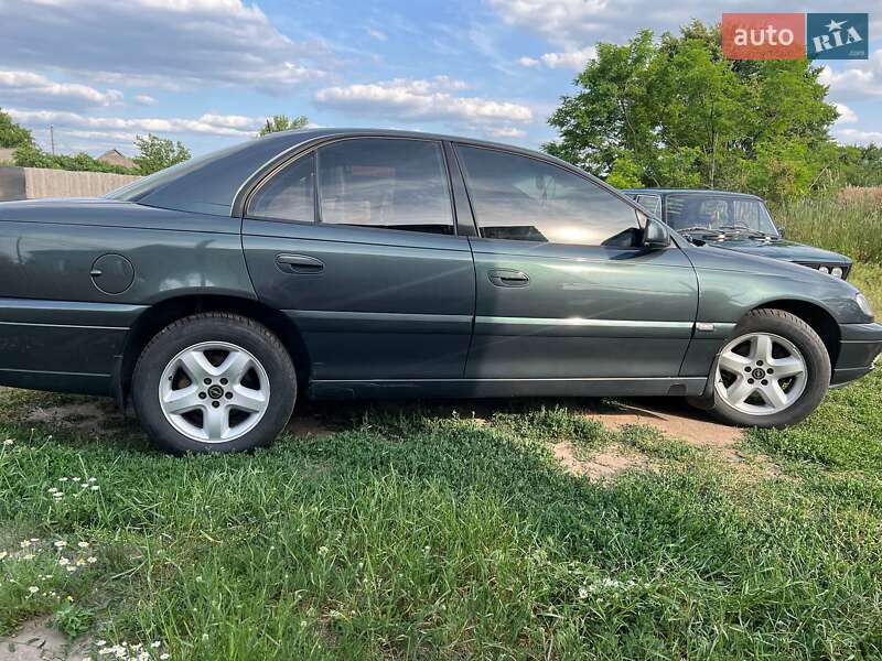 Седан Opel Omega 2001 в Краснограде