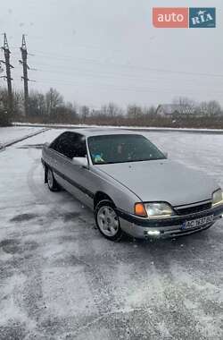 Седан Opel Omega 1991 в Луцке