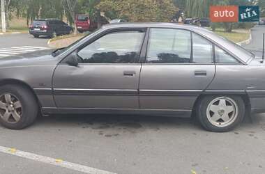 Седан Opel Omega 1991 в Обухове