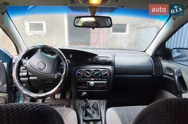 Седан Opel Omega 1994 в Монастыриске
