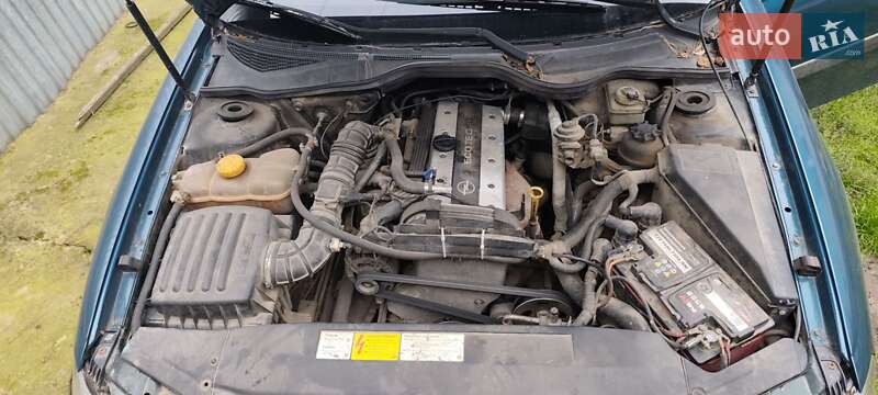 Седан Opel Omega 1994 в Монастыриске
