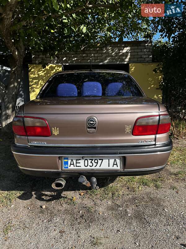 Седан Opel Omega 1998 в Нікополі фото 2 Седан Opel Omega 1998 в Нікополі