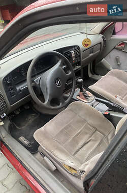 Седан Opel Omega 1992 в 