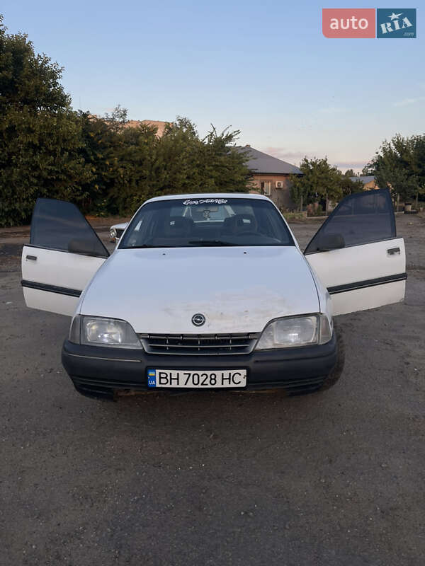 Седан Opel Omega 1989 в Николаеве фото 2 Седан Opel Omega 1989 в Николаеве