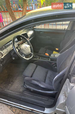 Седан Opel Omega 2000 в 