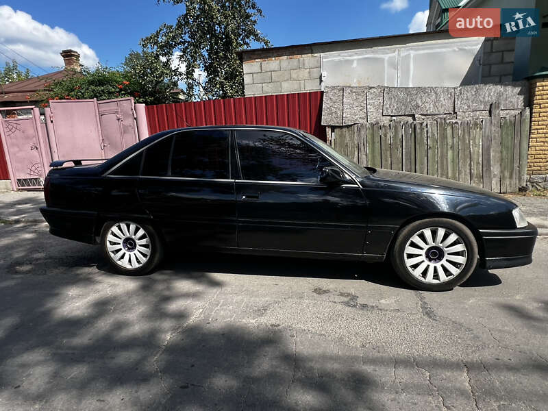 Седан Opel Omega 1991 в Полтаве