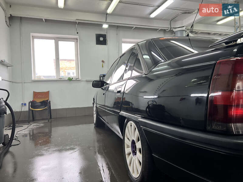 Седан Opel Omega 1991 в Полтаве
