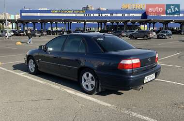 Седан Opel Omega 2000 в 
