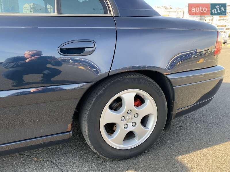 Седан Opel Omega 2000 в Киеве