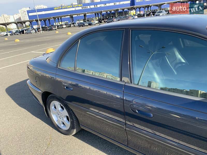 Седан Opel Omega 2000 в Киеве