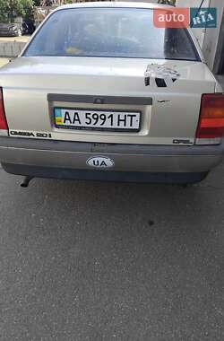 Седан Opel Omega 1987 в Києві