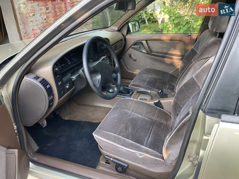 Седан Opel Omega 1987 в Бродах фото 3 Седан Opel Omega 1987 в Бродах