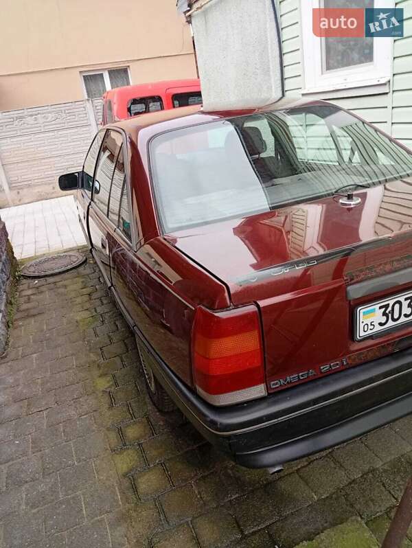 Седан Opel Omega 1989 в Рівному
