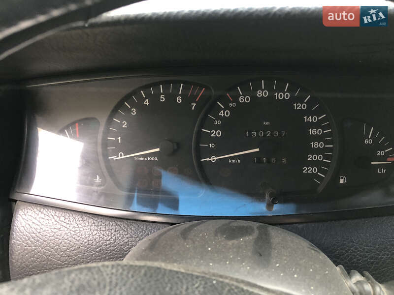 Седан Opel Omega 1999 в Чернигове