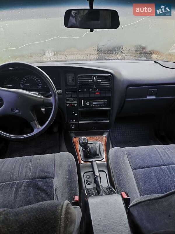 Седан Opel Omega 1993 в Ильинцах