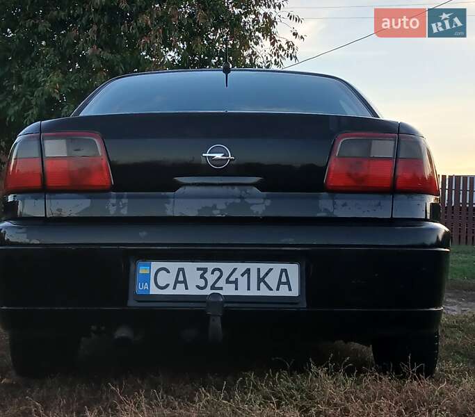 Седан Opel Omega 2003 в Черкассах фото 3 Седан Opel Omega 2003 в Черкассах